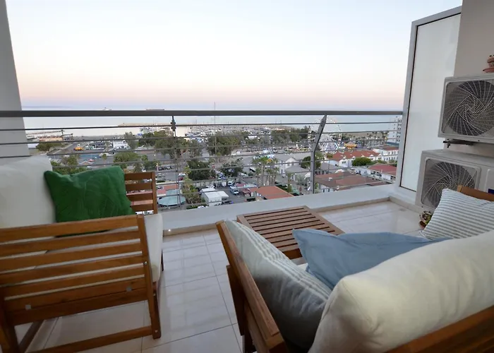 Apartment Awesome Sea & Marina View Center 1 Bdr Flat