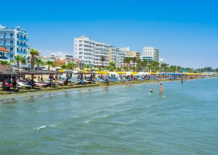 Daire Awesome Sea & Marina View Center 1 Bdr Flat