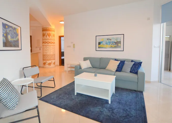 Appartamento Awesome Sea & Marina View Center 1 Bdr Flat