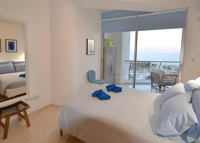 Awesome Sea & Marina View Center 1 Bdr Flat Apartament